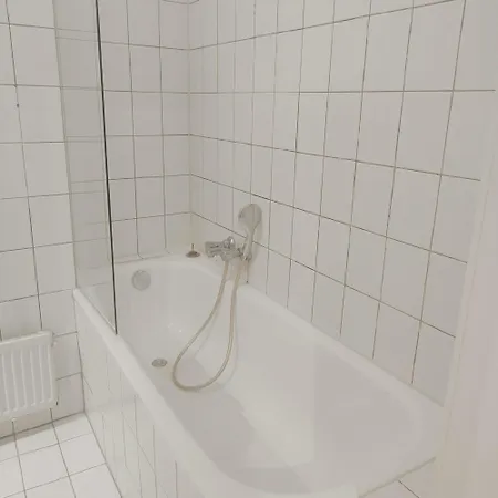 Monteurwohnung Business Grenze Duesseldorf 4 Personen 아파트 *